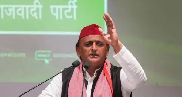 ममता बनर्जी से मुलाकात से पहले अखिलेश यादव के आरोपों से गरमाई यूपी की राजनीति, बोले- 2022 में ही देख लिया था सब