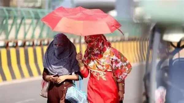 यूपी में आसमान से बरस रही आग, आगरा-लखनऊ समेत 50 जिलों में लू का अलर्ट, रातों की गर्मी से बढ़ी बेचैनी