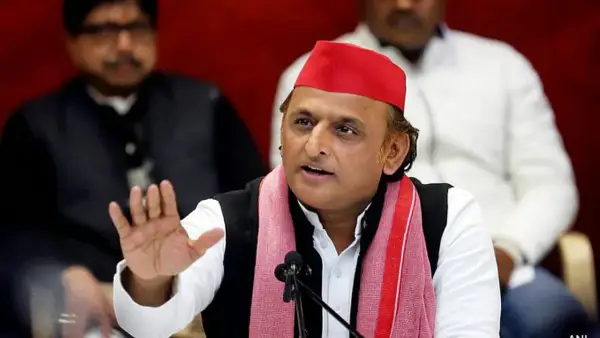 यूपी में बिजली संकट पर गरमाई राजनीति, भाजपा विधायकों पर बरसे अखिलेश यादव