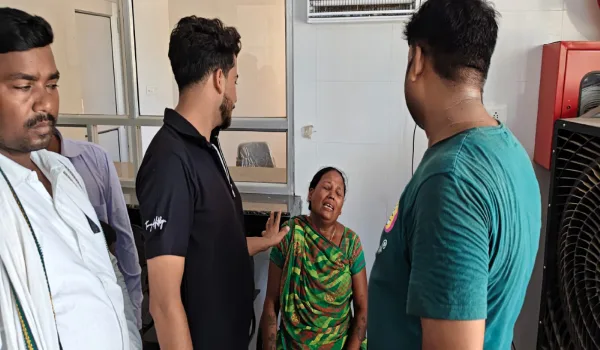 शादी के लिए खरीद रही थी सामान, तभी हुआ हमला