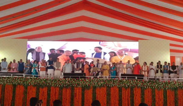 अब लखनऊ से कानपुर का सफर मिनटों में, यूपी का पहला बैरियर-फ्री एक्सप्रेसवे शुरू; शहीद पथ पर एलिवेटेड रोड और मेट्रो को भी मिली रफ्तार