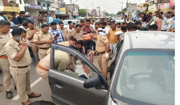 अस्पताल के बाहर घंटों खड़ी रही कार... जब दरवाजा खुला तो अंदर मिला दरोगा का शव