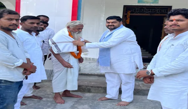 गुरु पूर्णिमा पर संतों के बीच पहुंचे डॉ. मिथिलेश त्रिपाठी, समरसता संकल्प अभियान ने खींचा लोगों का ध्यान