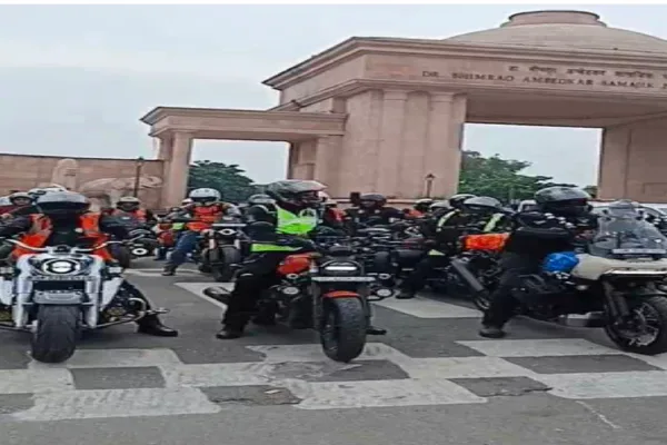 1090 चौराहे से निकला 60 बाइकर्स का कारवां, अब रोमांच के नक्शे पर चमकेगा कालिंजर किला?