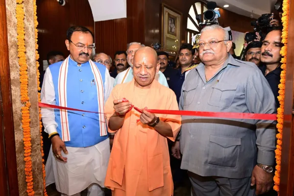 योगी आदित्यनाथ ने विधानसभा में धार्मिक प्रतीकों की गैलरी का किया उद्घाटन, जानिए क्या है इसकी खासियत