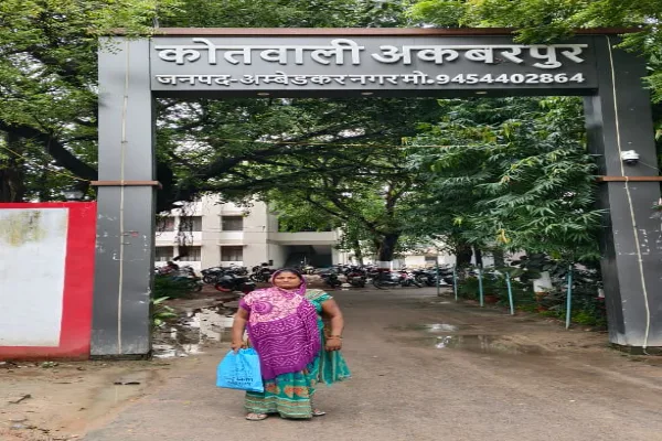 कुछ ही मिनटों में खाते से उड़ गए ₹1.17 लाख, ऑनलाइन झांसे में फंसी महिला