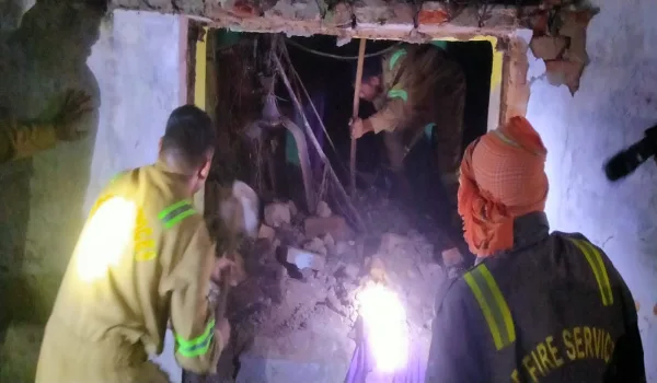 प्रतापगढ़ में बारिश के बीच दर्दनाक हादसा, जर्जर मकान गिरने से परिवार के 6 लोगों की मौत