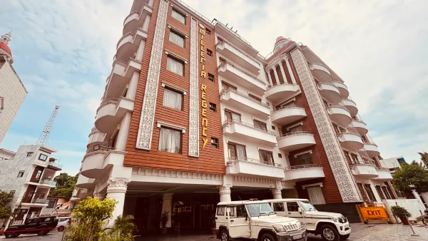 लखनऊ में सपा नेता मुकेश श्रीवास्तव के लक्जरी होटल पर छापा, घंटों चली जांच
