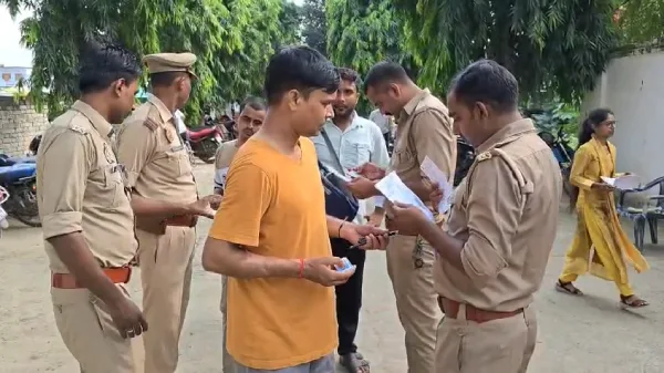 सघन तलाशी के बाद मिला प्रवेश, अंबेडकरनगर के 12 केंद्रों पर मुख्य परीक्षा शुरू