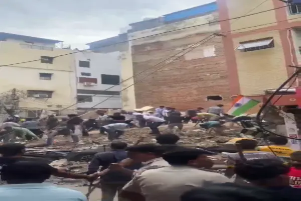 दिल्ली के सत्य निकेतन में पांच मंजिला इमारत ढही, हादसे में 3 की मौत