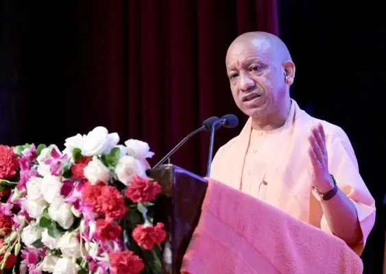 UP News: संघर्ष और संकल्प से मिलती है सफलता..., सीएम ने किया पूर्व राष्ट्रपति रामनाथ कोविन्द की आत्मकथा का विमोचन