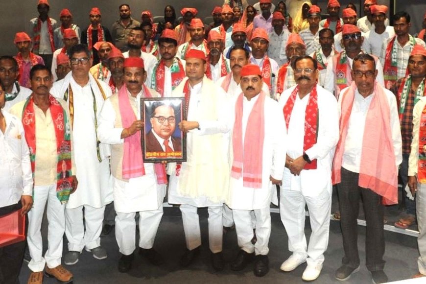 भाजपा और कांग्रेस छोड़ सपा में शामिल हुए प्रमुख नेता, 27 की सियासी पिच तैयार कर रही सपा